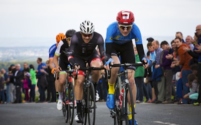 多屏幕体育赛事直播实时转播画面